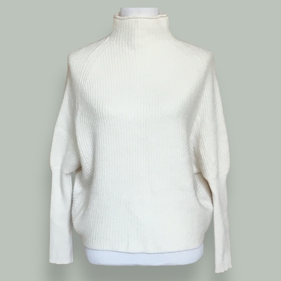 Club Monaco Emma Cashmere Sweater - Picture 7 of 16